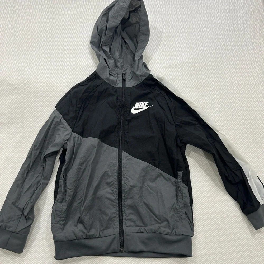 Nike Kids Windrunner Windbreaker Jacket